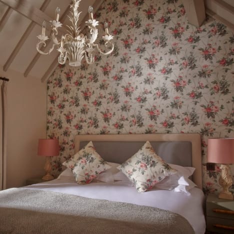 Dormy Rose Cottage bedroom