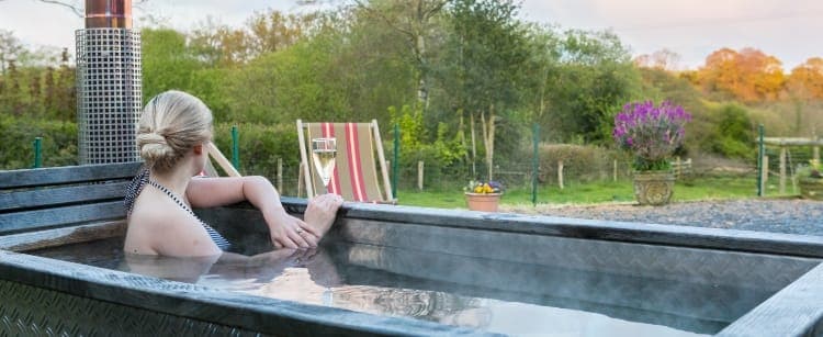 Dimpsey Shepherds Huts hot tub