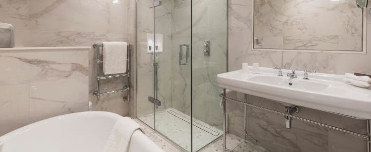 Devonshire Arms ensuite