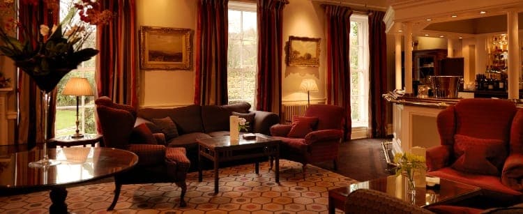 Devonshire Arms lounge
