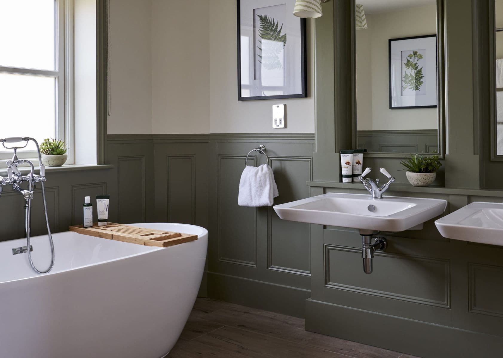 The Montagu Arms courtyard ensuite