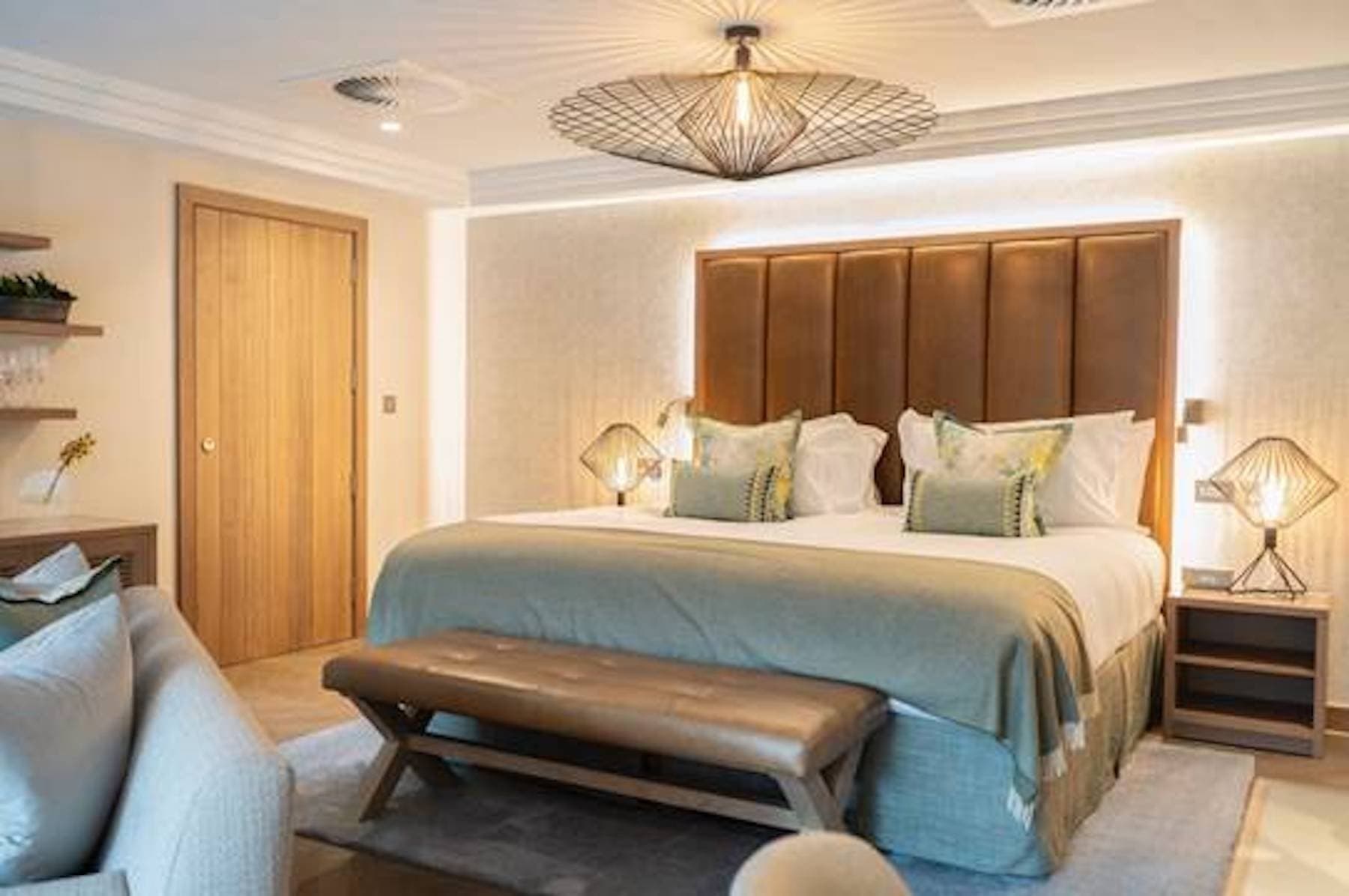 hotels with a hot tub windermere