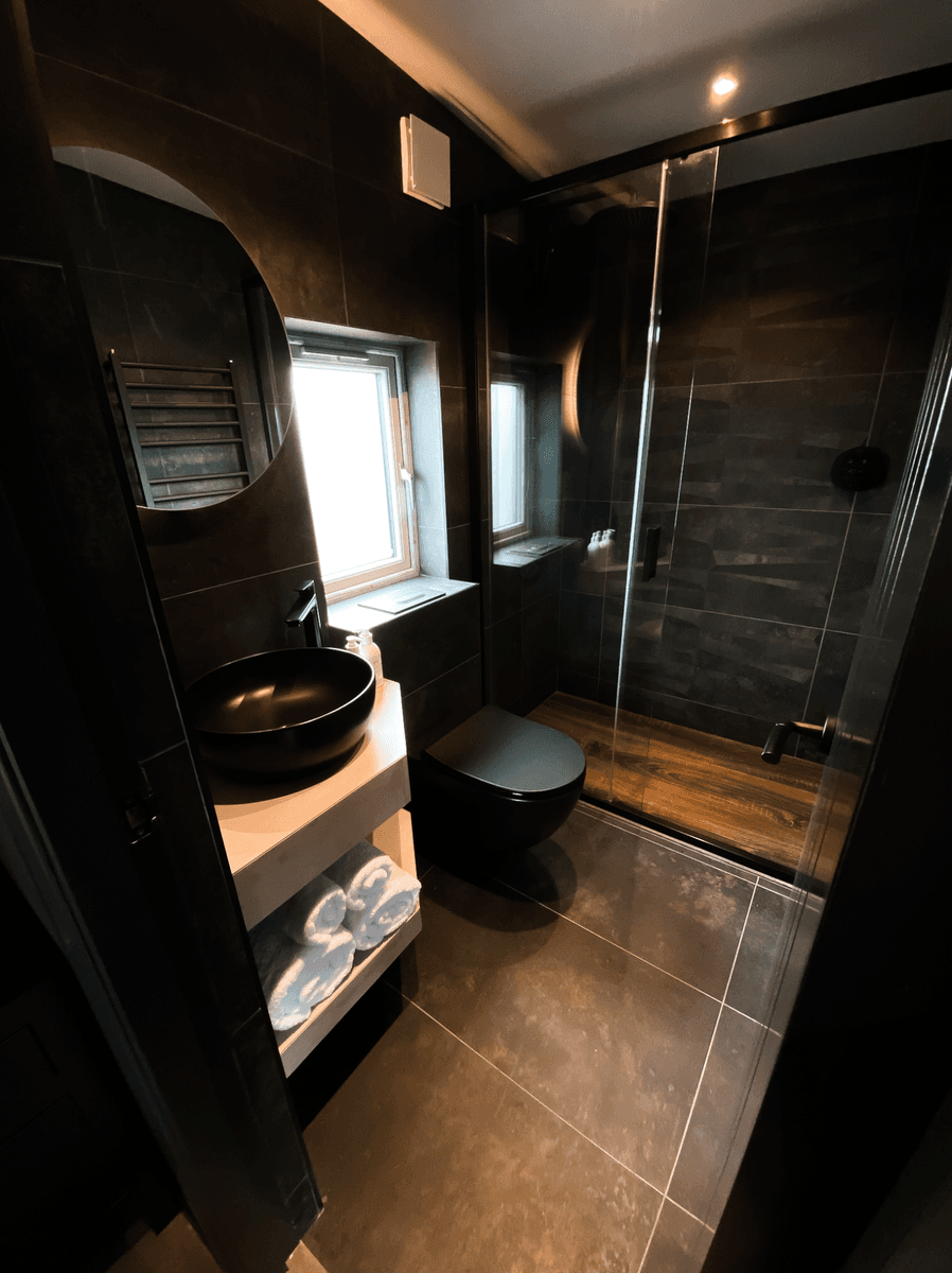 Everything Retreat Koya Lodge ensuite