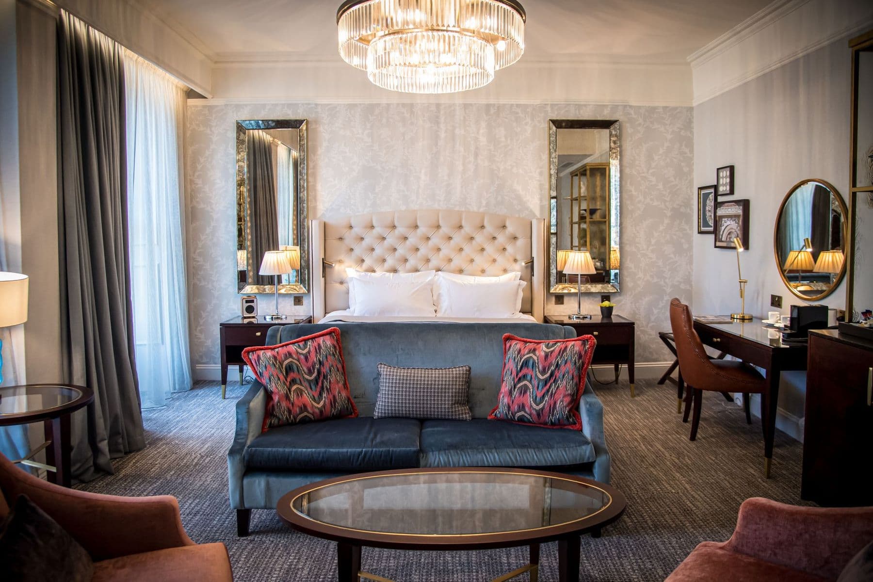 Francis Hotel Feature Room