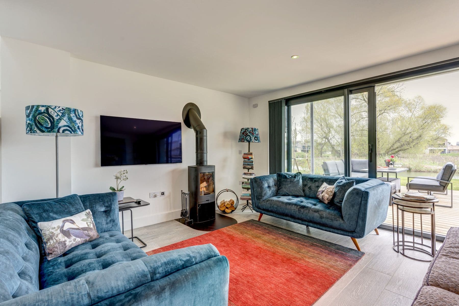 52 cotswolds living area and fireplace