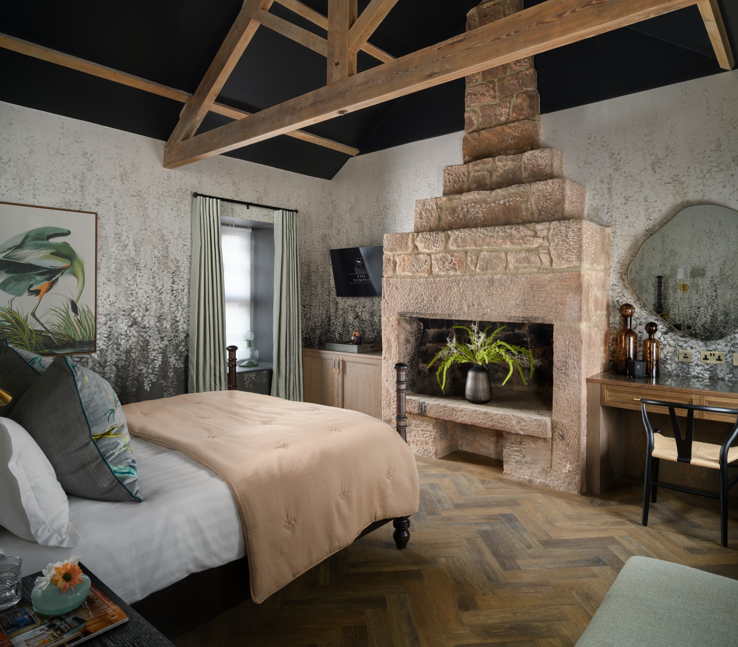 superior king room at the tempus