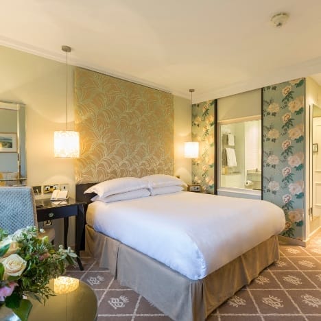 Devonshire Arms Deluxe room