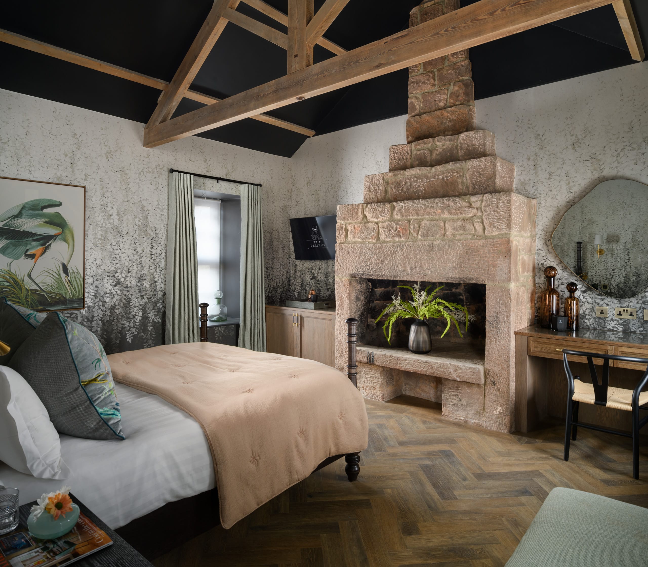 superior king room at the tempus