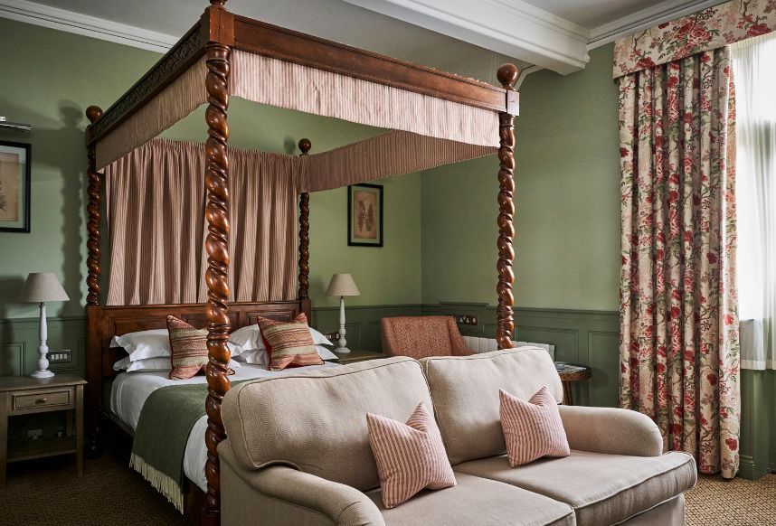 Careys Manor Four Poster Room