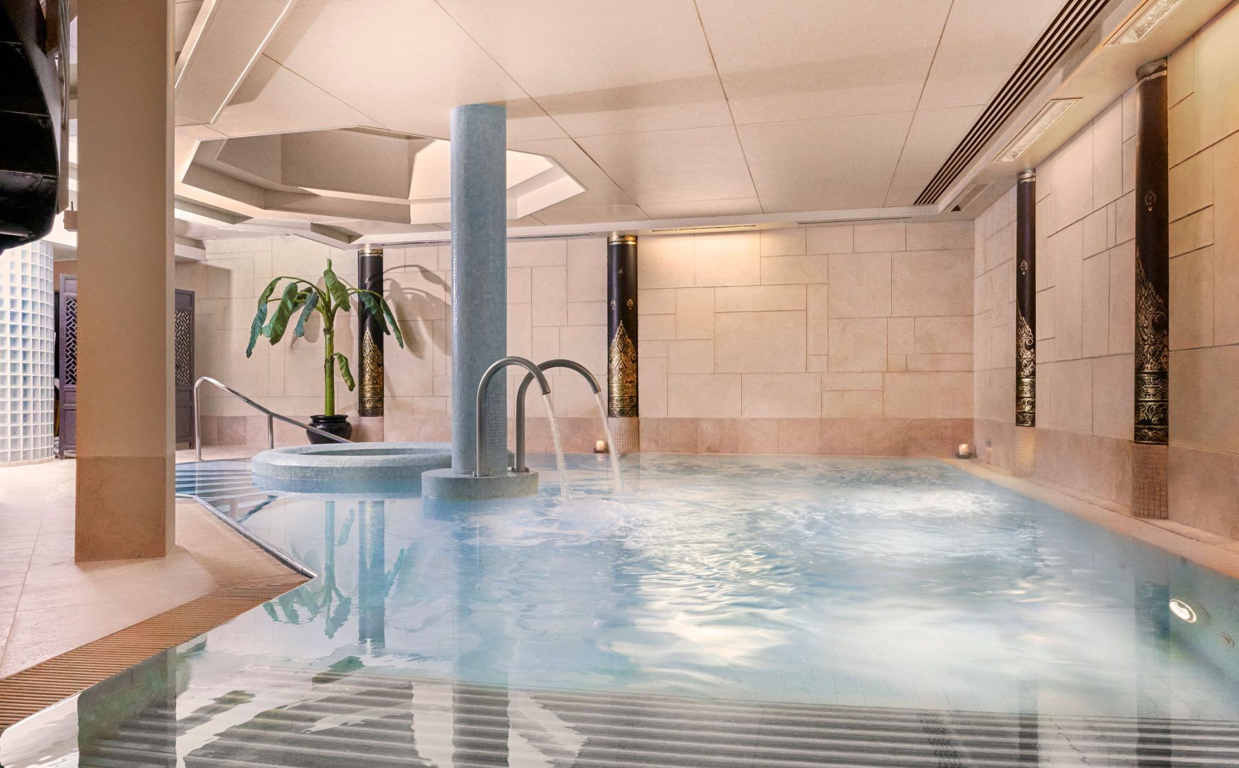 Careys Manor hydrotherapy pool