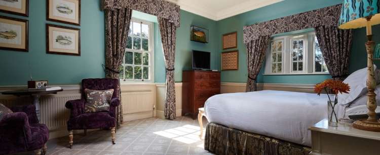 The Devonshire Arms Hotel bedroom (1)