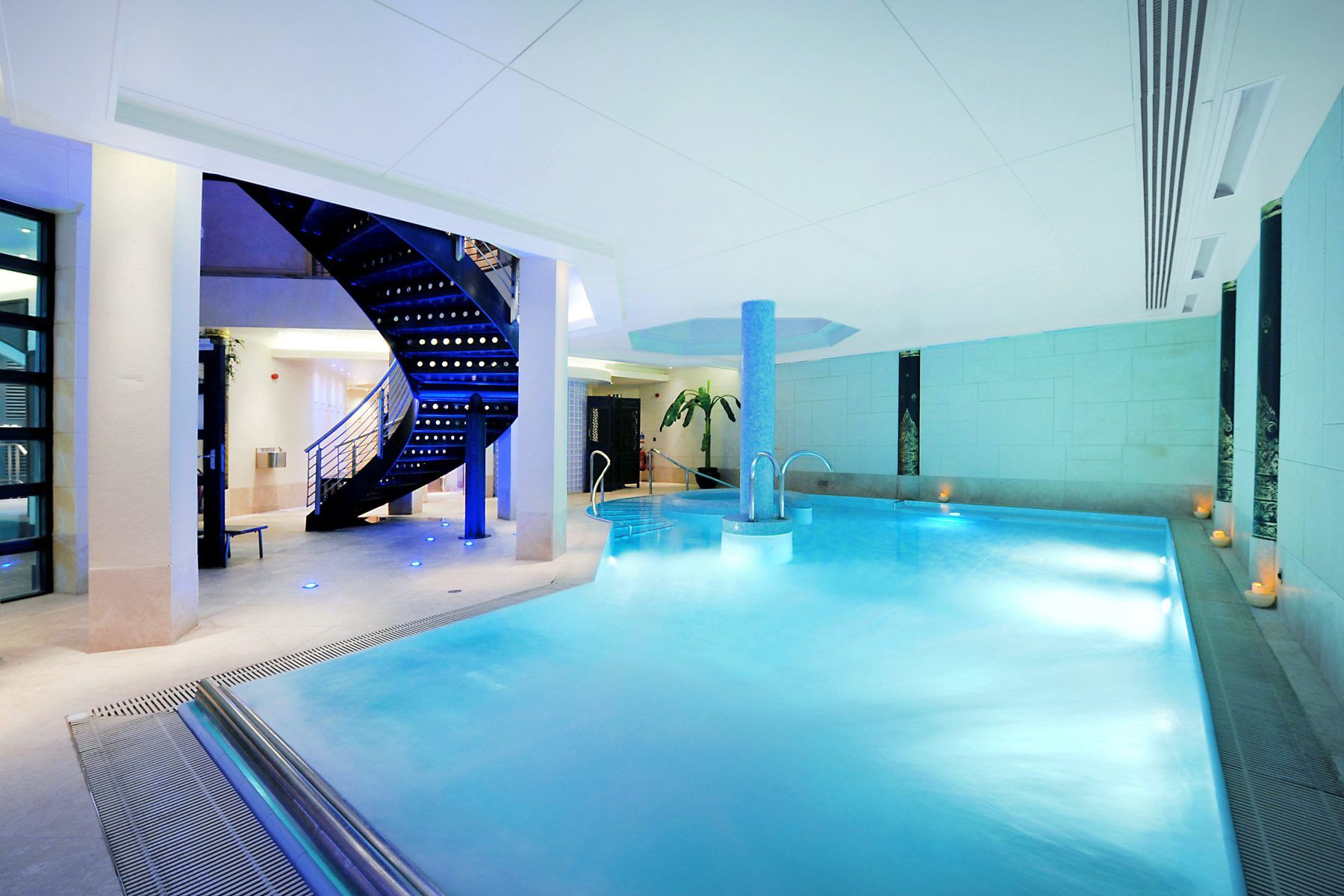 Careys Manor hydrotherapy pool