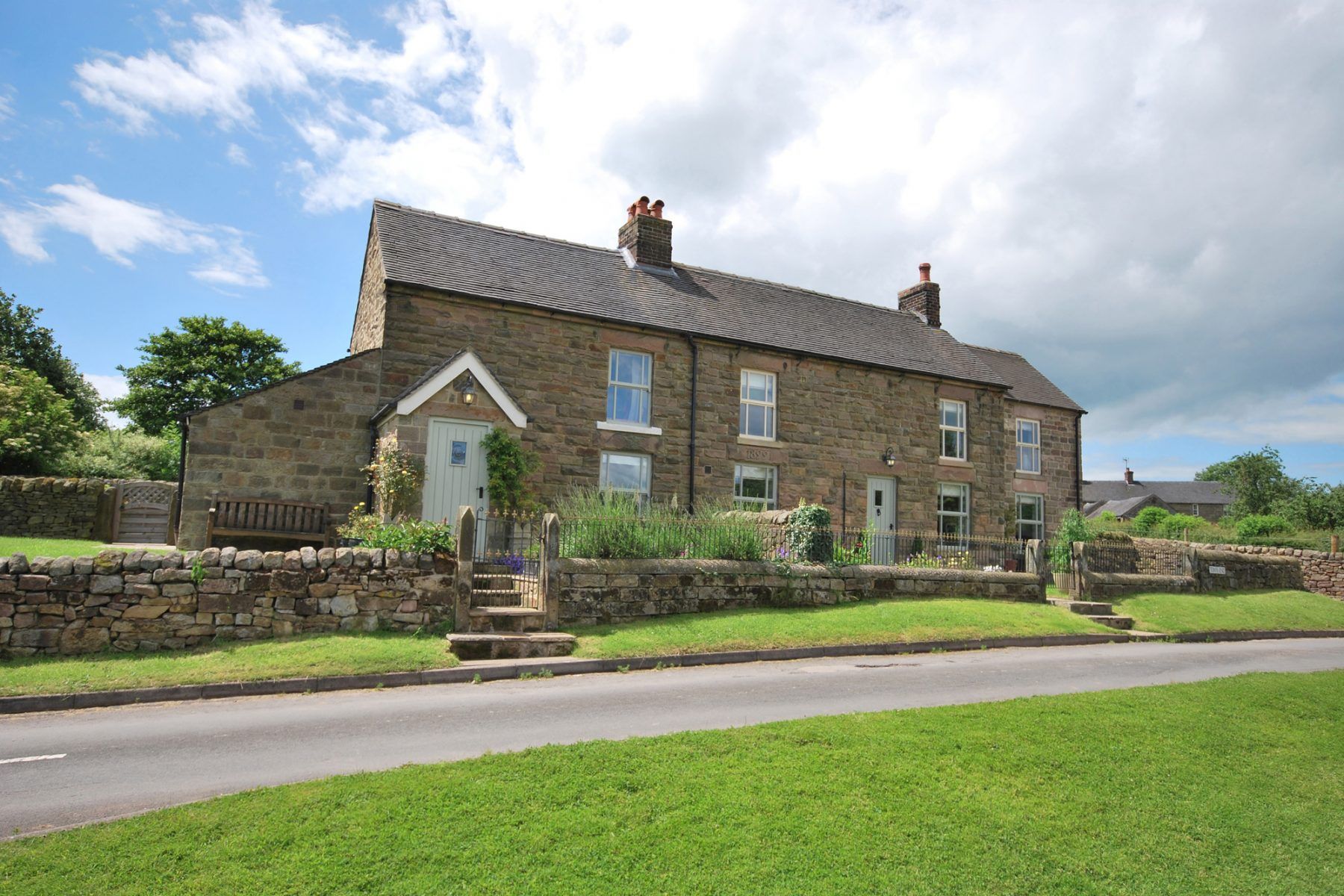 holiday cottage with hot tub Peak District