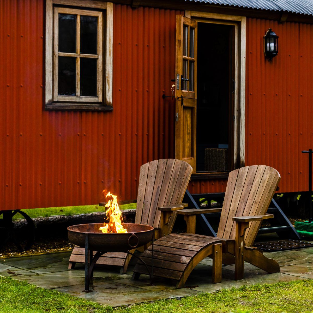 The Merry Harriers Shepherds Hut outdoor fire pit