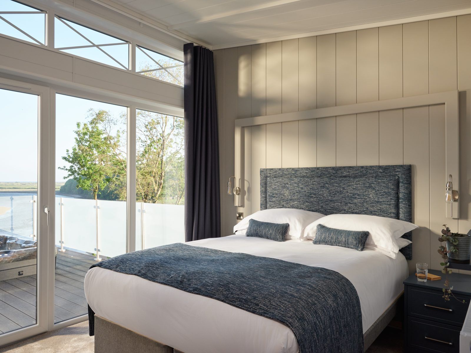 Dylan Coastal Resort bedroom