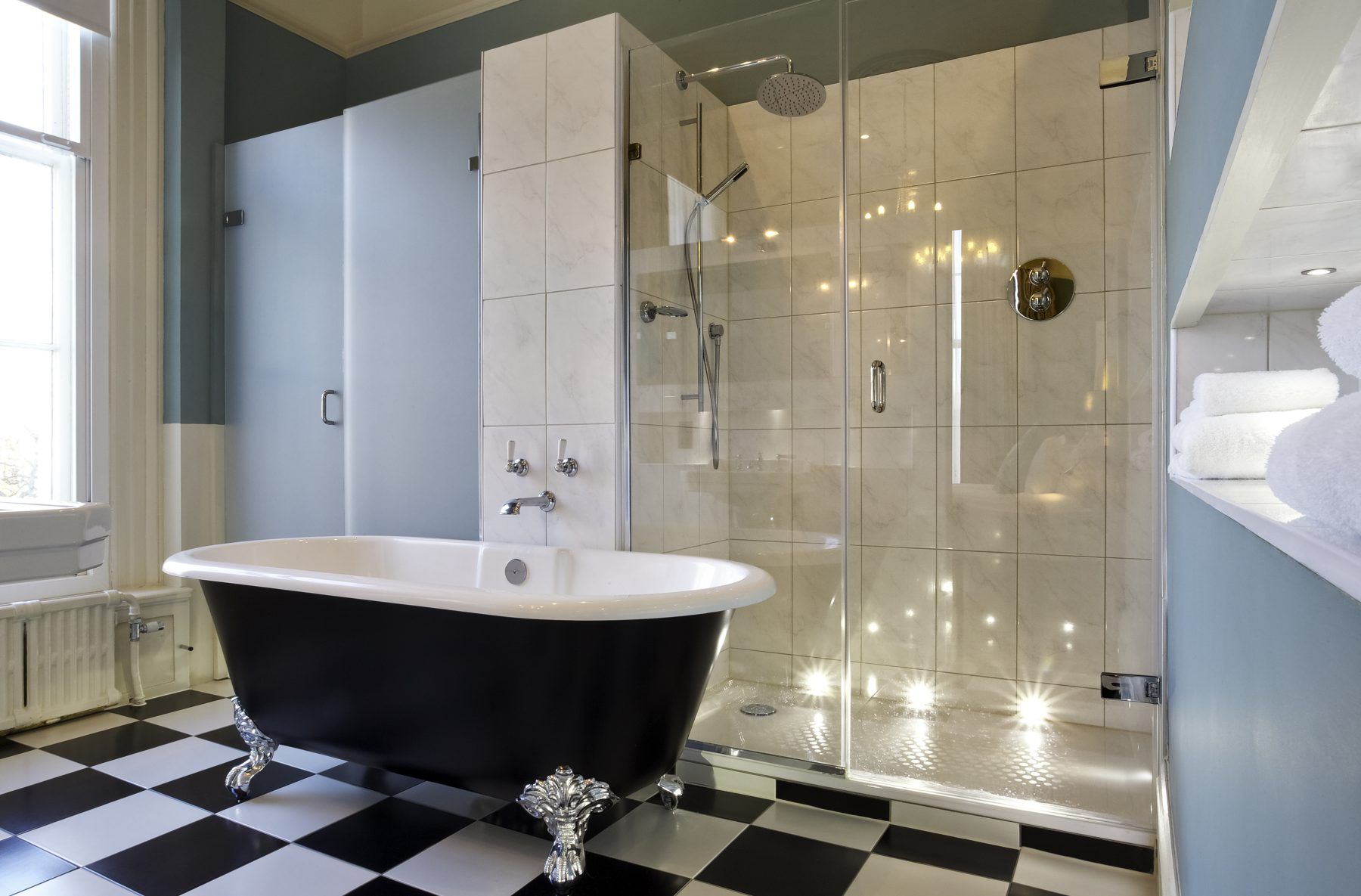 Queens Hotel Renascence Suite roll top bath