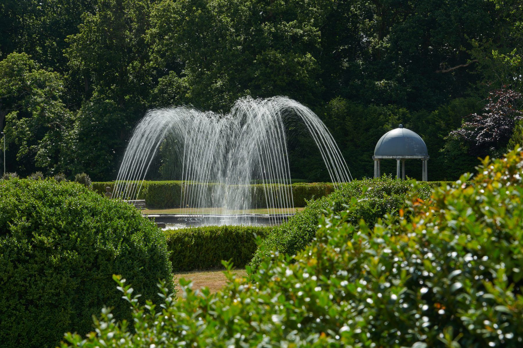 Rhinefield House fountain