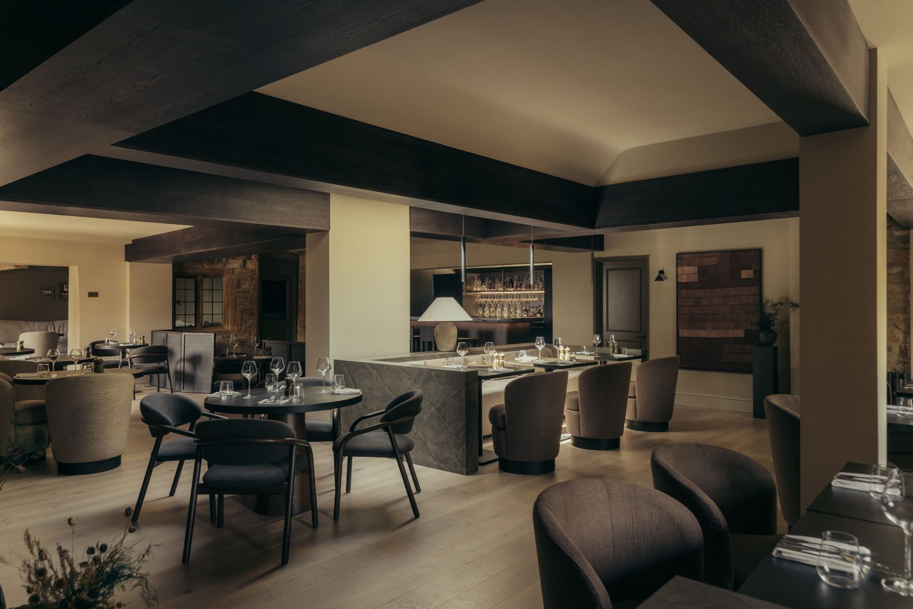 Hyll Hotel Bar & restaurant