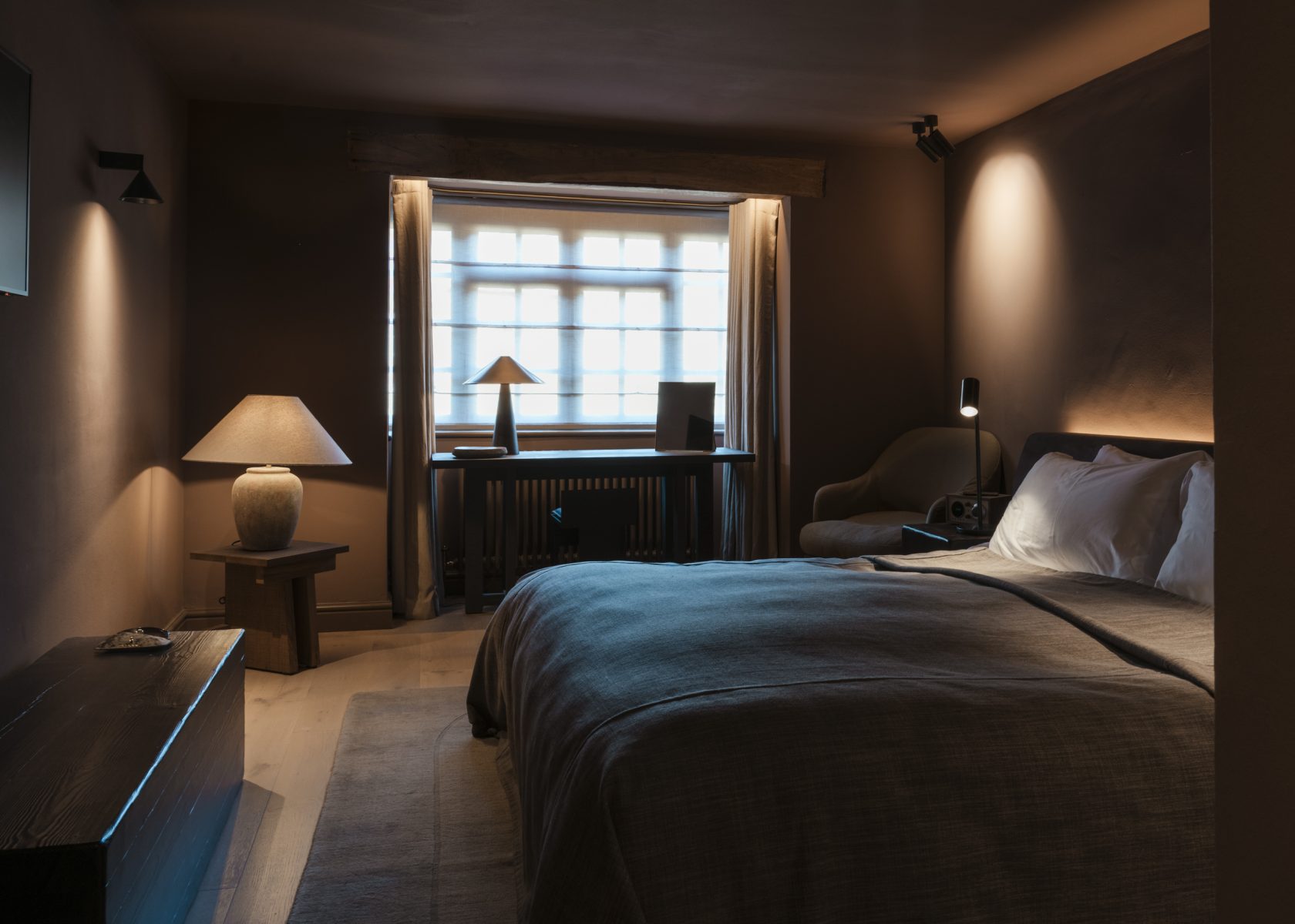 Hyll Hotel Courtyard Comfy Bedroom